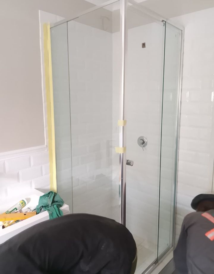 Shower installation