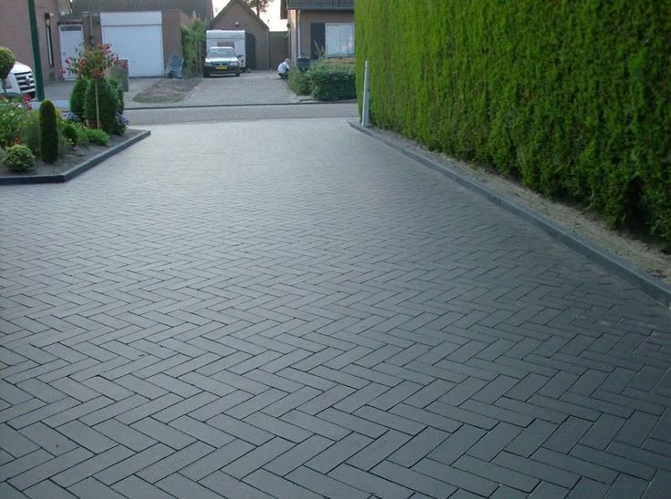 Driveway paving detail from another angle